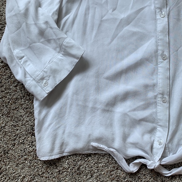 Chico’s White Button Down Front Tie 3/4 Sleeve Blouse - Picture 8 of 14